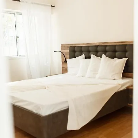 In Lisbon With 3 Bedroom Cozy Experience Apartment