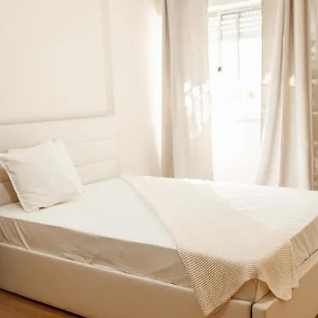Apartment In Lisbon With 3 Bedroom Cozy Experience *