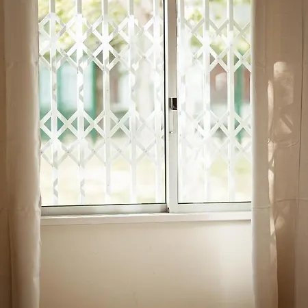 Apartment In Lisbon With 3 Bedroom Cozy Experience *